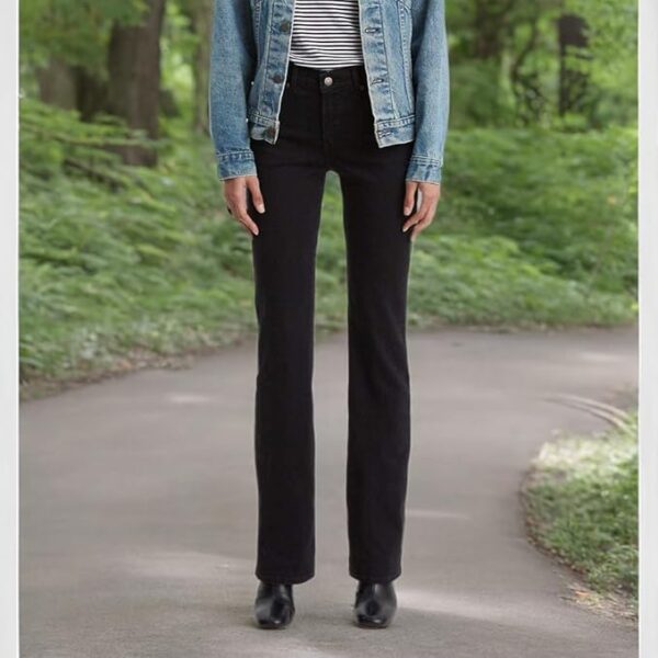Women's Classic Bootcut Jeans